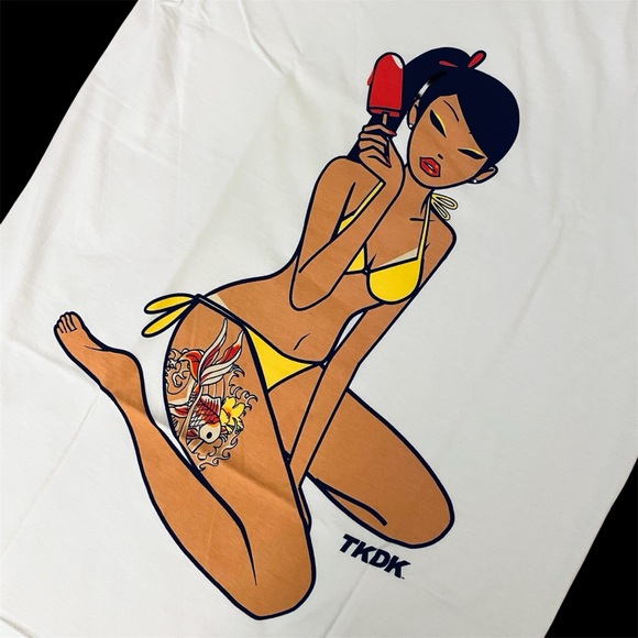 NEW Tokidoki Asian Gal w/ Bikini & Creamsicle White T-Shirt Men’s Medium Tee NWT - Picture 1 of 5